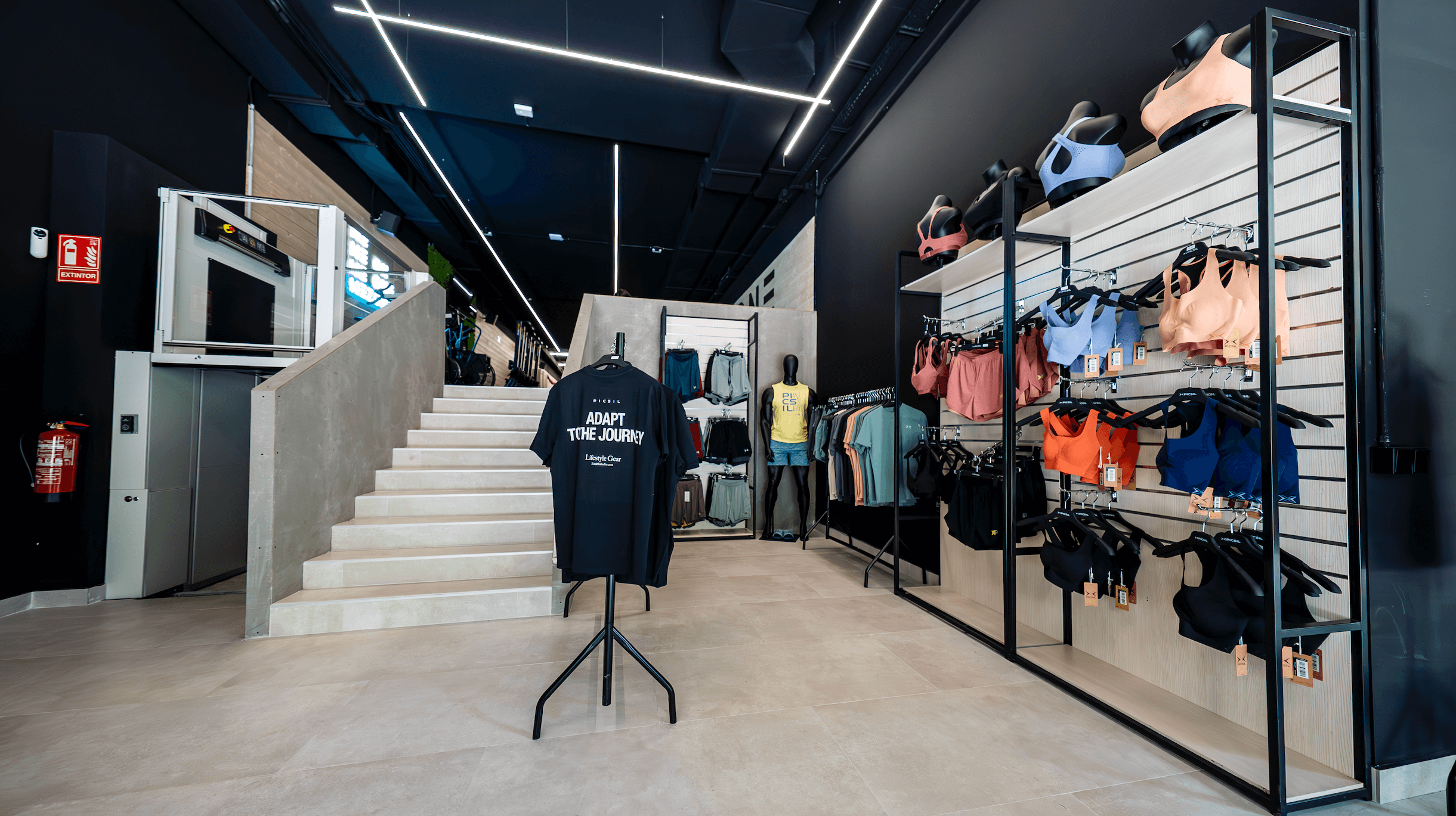 We open the 1st Physical Store in Madrid of Cross Training! - PICSIL